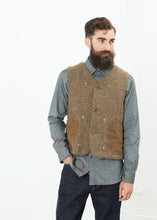 Load image into Gallery viewer, Work Vest in Tan
